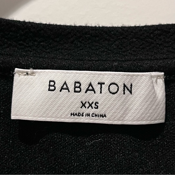 Aritzia Babaton Paxton Cuffed Longsleeve Black Low Scoop Neck Cropped Top Blouse - Picture 13 of 15